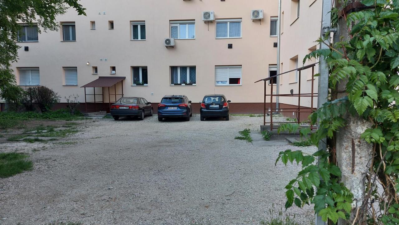 Ancsi Apartmant Kecskemet Ngoại thất bức ảnh