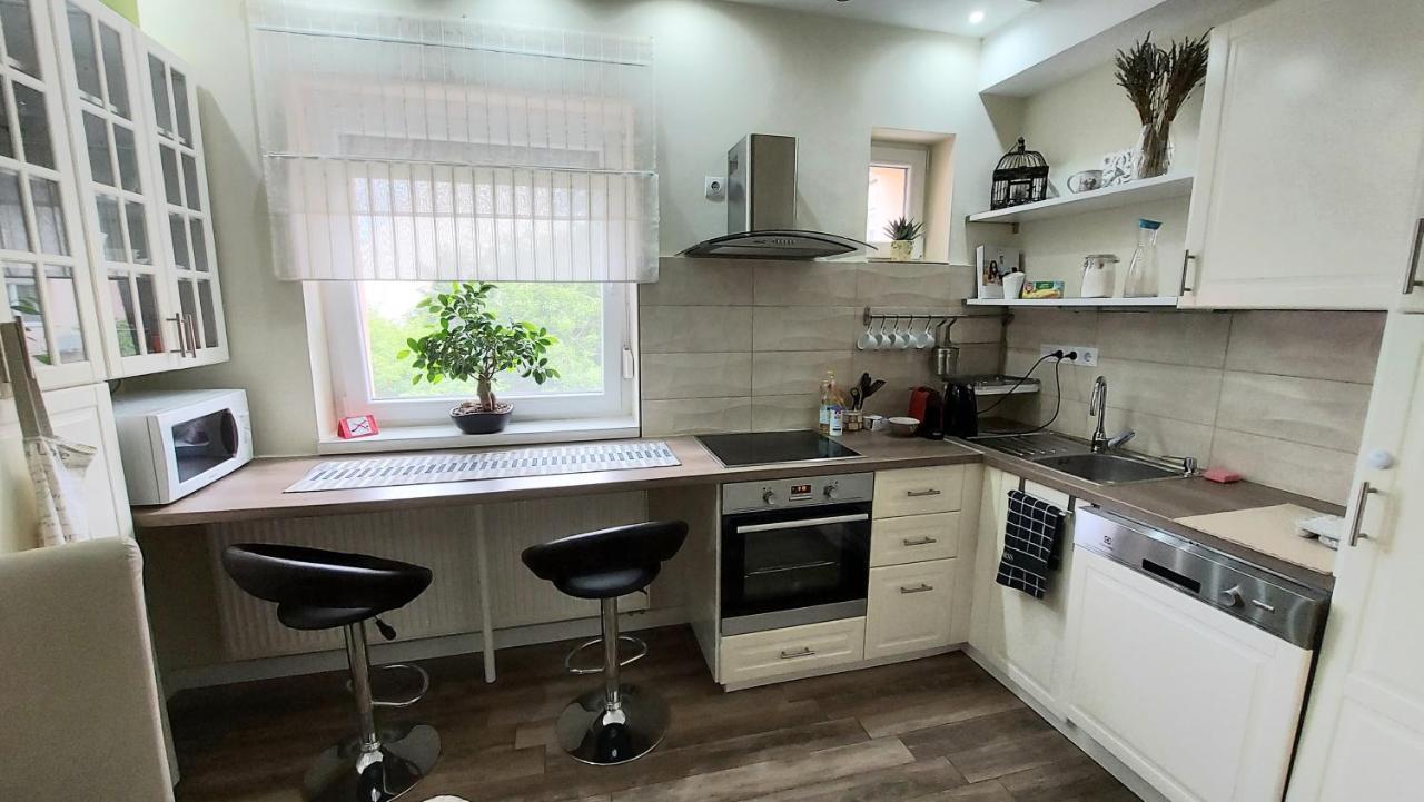Ancsi Apartmant Kecskemet Ngoại thất bức ảnh